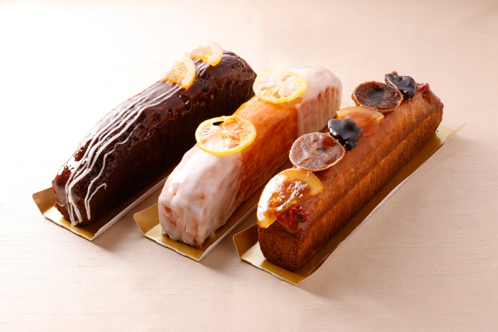左からケークオショコラ ¥2,500ケークオシトロン ¥2,000ケークオフリュイ ¥2,500